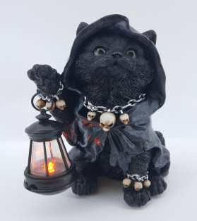 18.5 Witch Cat Holding A Lantern